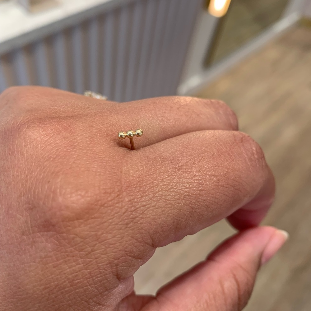Single Sphere Bar Stud